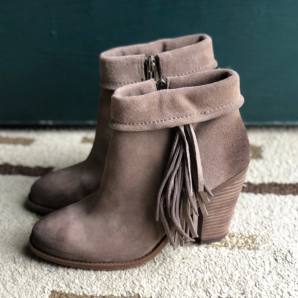 NWOT Jessica Simpson Suede Ankle Booties Size 8